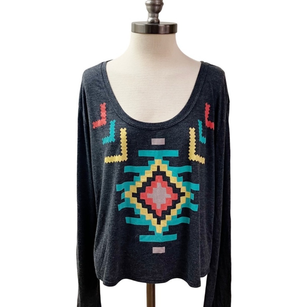 Indie Festival Navajo Quilt Title Unknown Crop Tee Womens Large Gray Boho Aztec